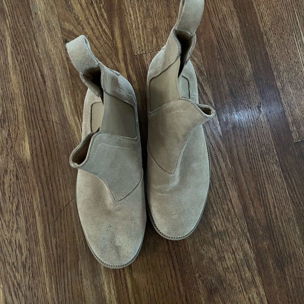 Chelsea Boot - Picture 2 of 4